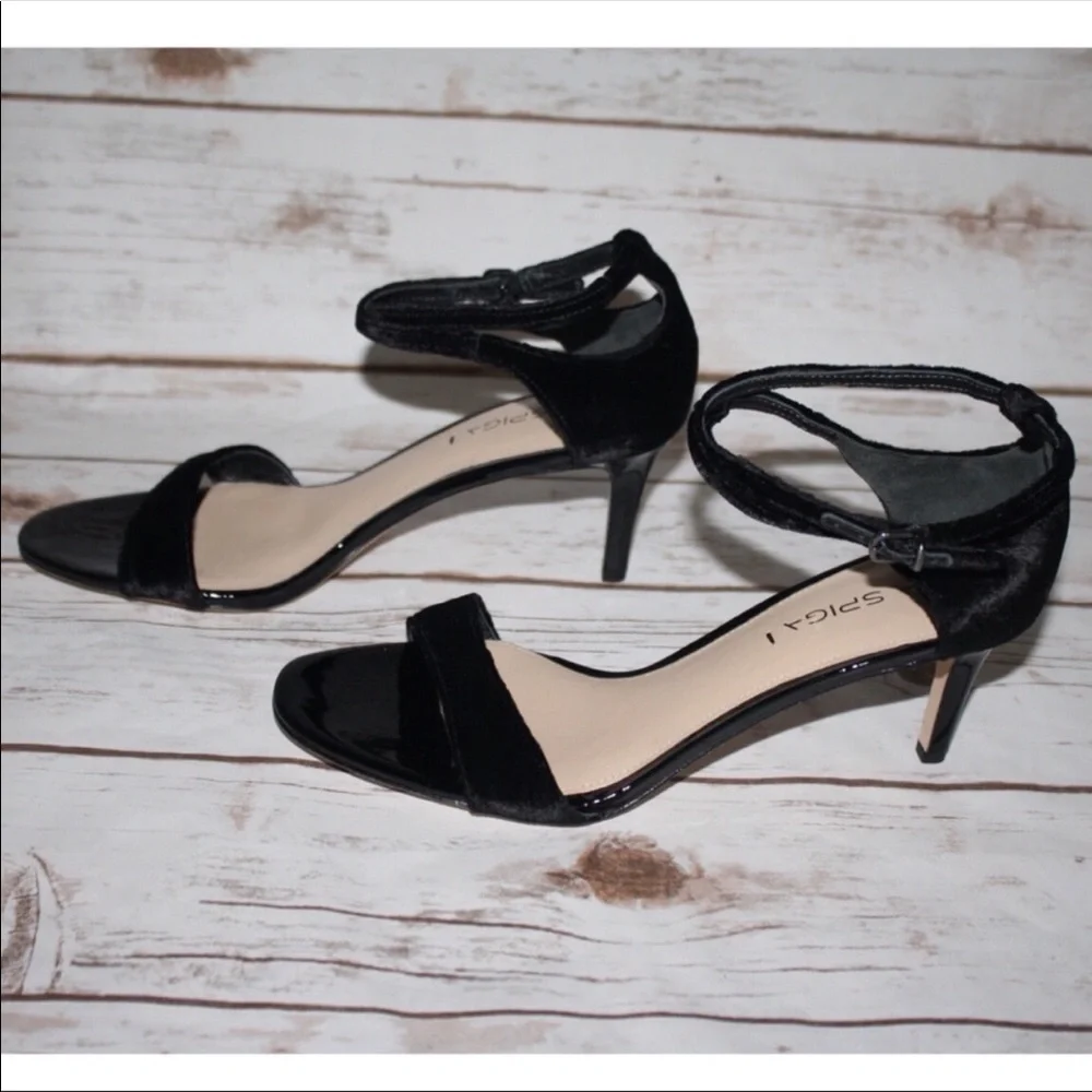Via Spiga Black Velvet Ankle Strap Mid Heel Sandal - Picture 1 of 6